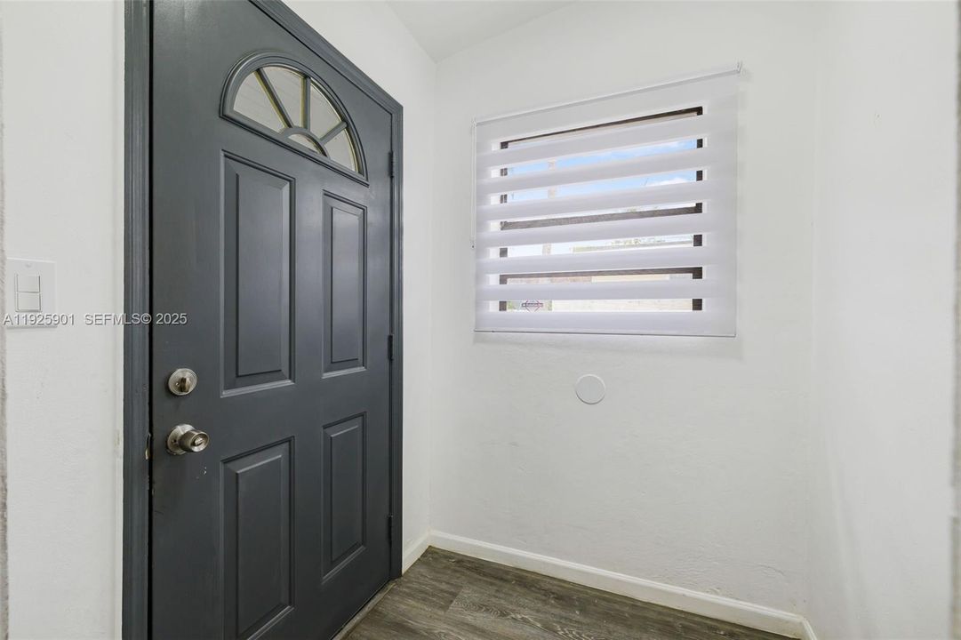 For Sale: $675,000 (3 beds, 2 baths, 1367 Square Feet)