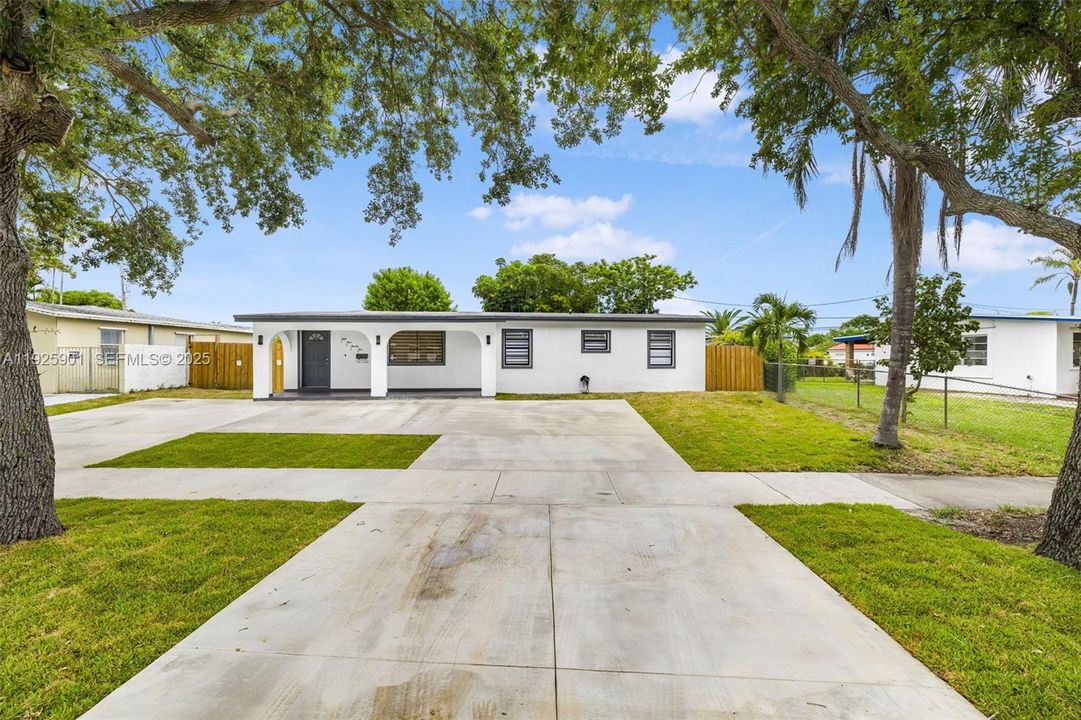 For Sale: $675,000 (3 beds, 2 baths, 1367 Square Feet)