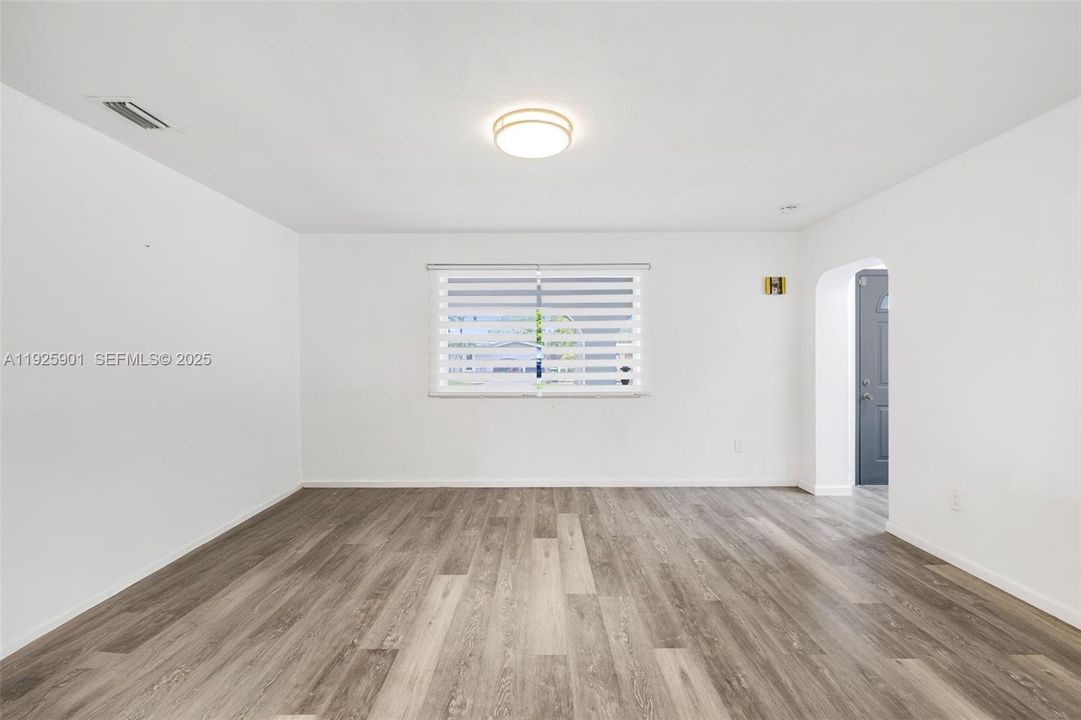 For Sale: $675,000 (3 beds, 2 baths, 1367 Square Feet)