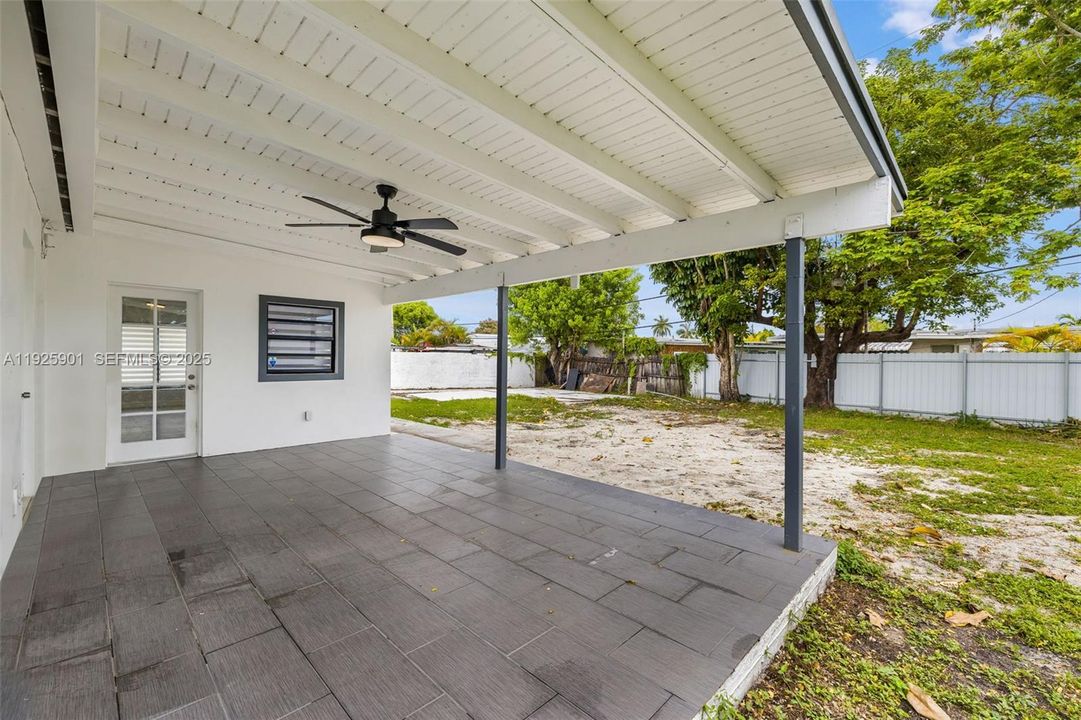 For Sale: $675,000 (3 beds, 2 baths, 1367 Square Feet)