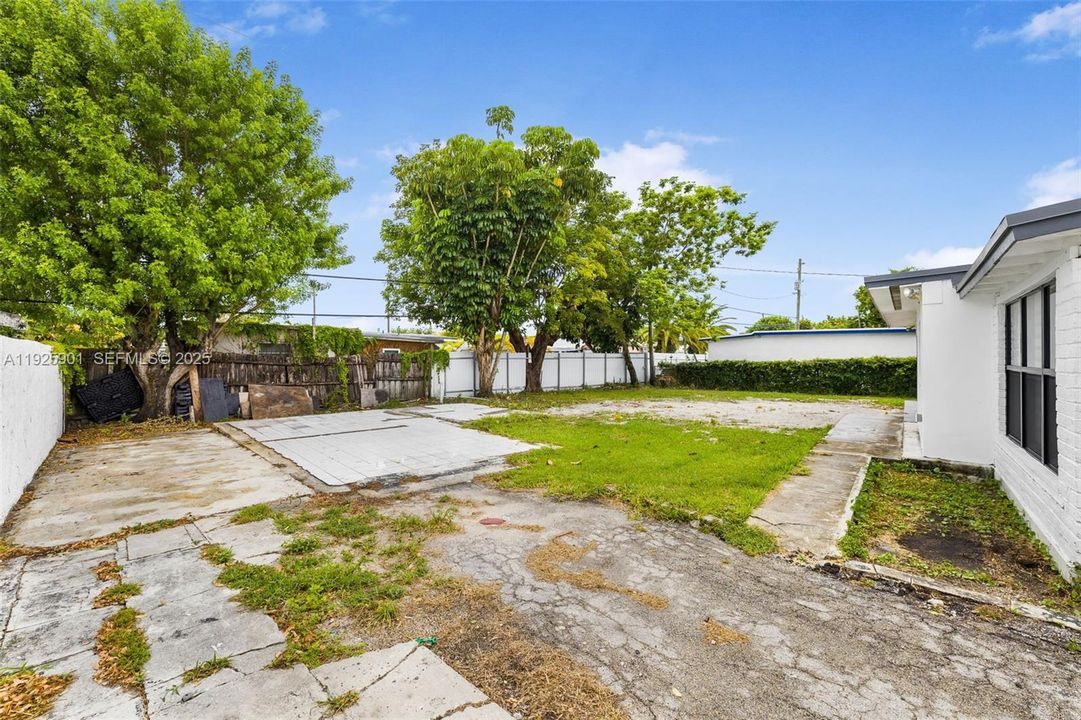 For Sale: $675,000 (3 beds, 2 baths, 1367 Square Feet)