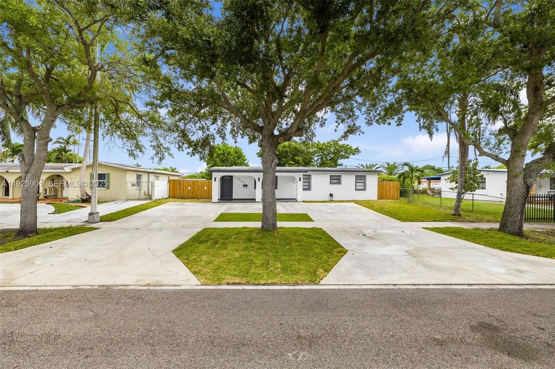 For Sale: $675,000 (3 beds, 2 baths, 1367 Square Feet)