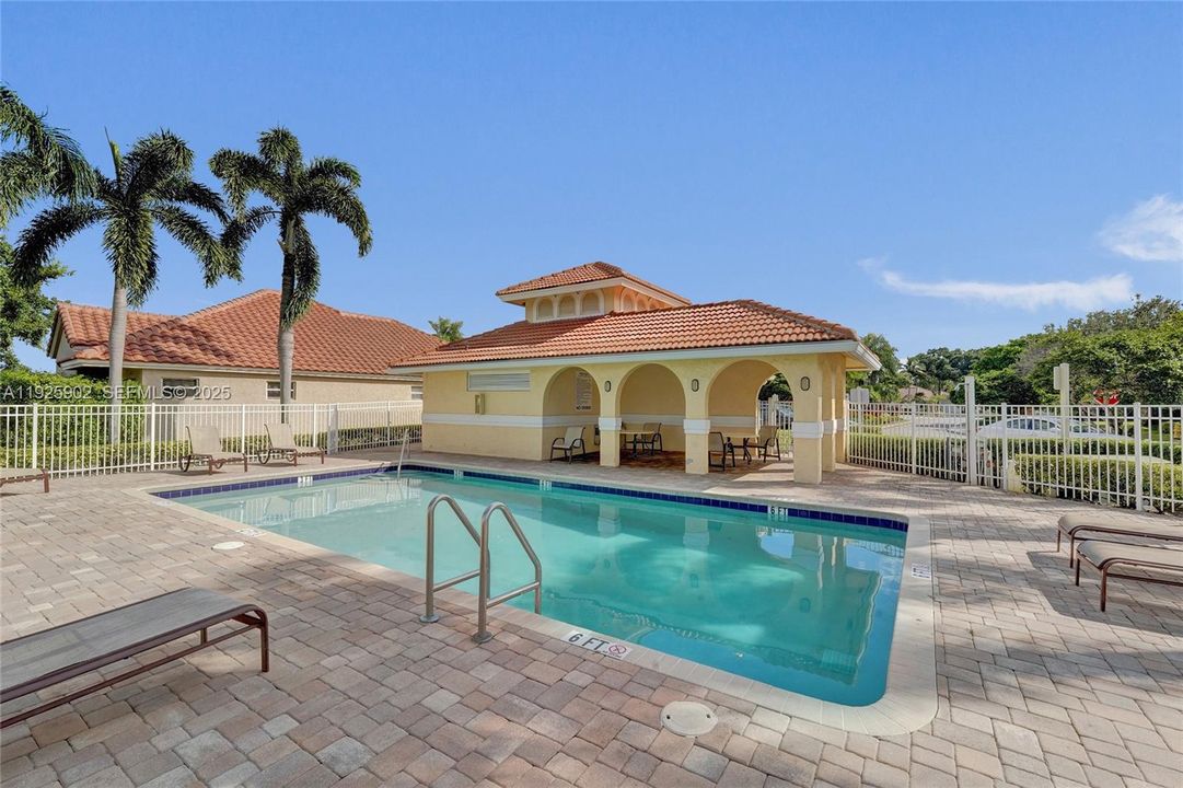 For Rent: $3,950 (2 beds, 2 baths, 1236 Square Feet)