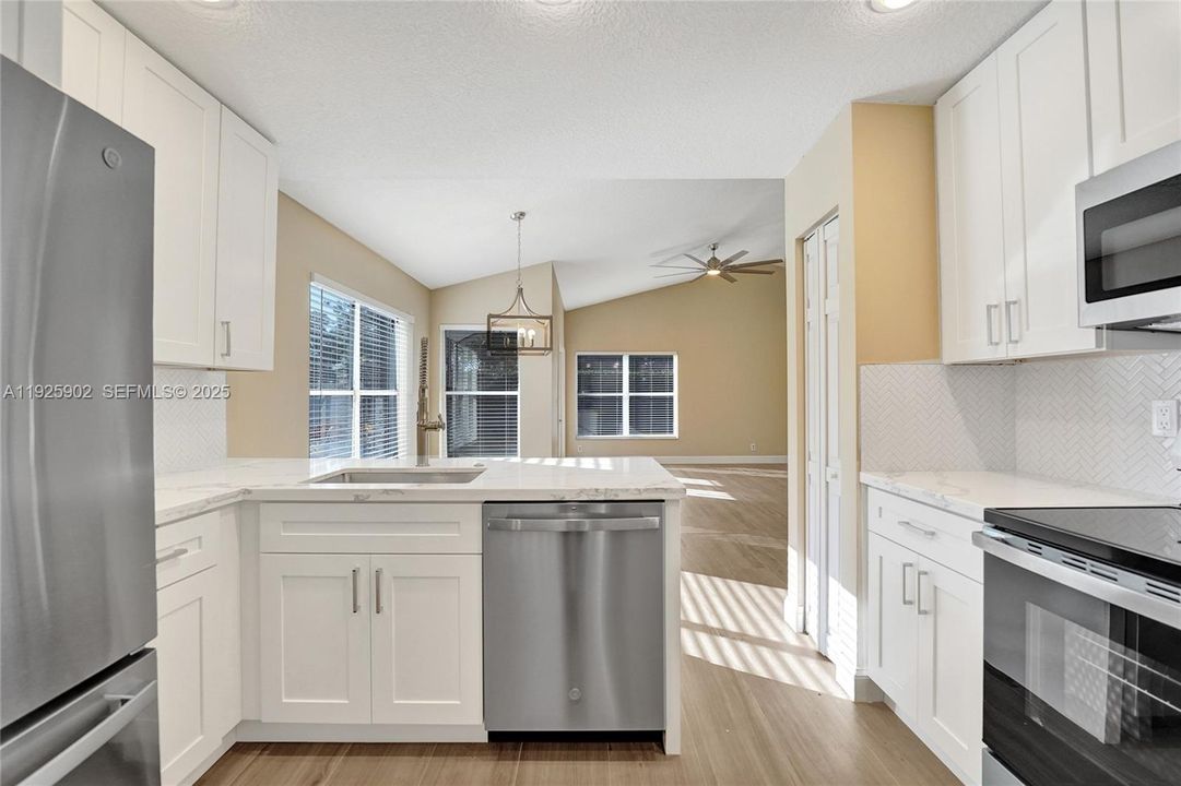 For Rent: $3,950 (2 beds, 2 baths, 1236 Square Feet)