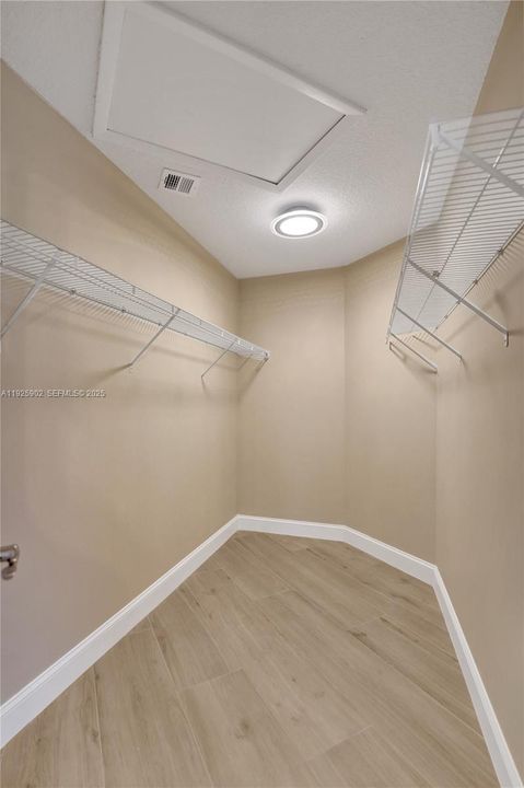 For Rent: $3,950 (2 beds, 2 baths, 1236 Square Feet)