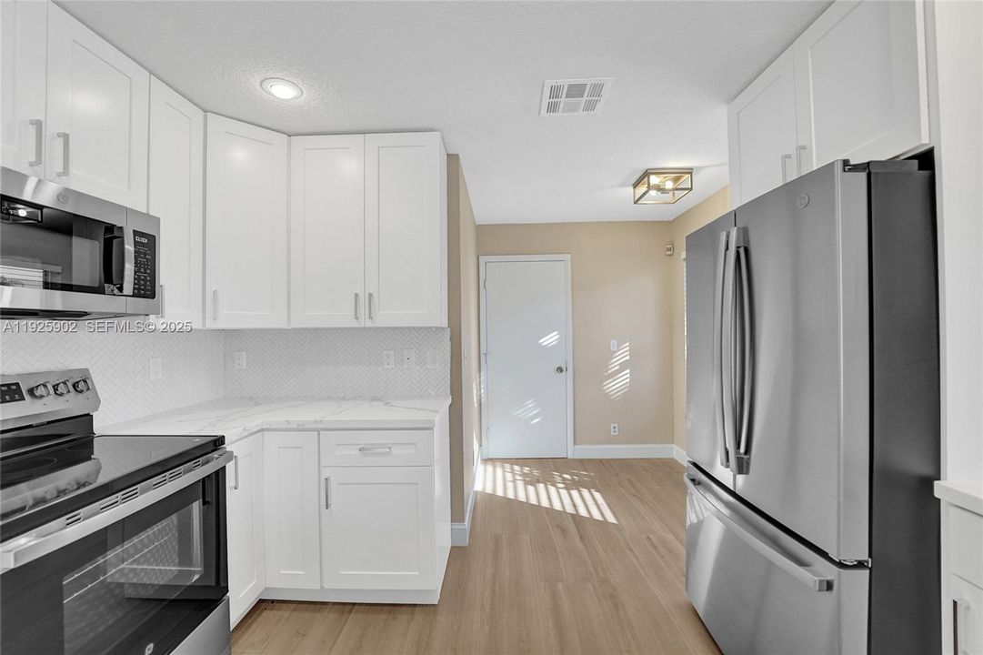 For Rent: $3,950 (2 beds, 2 baths, 1236 Square Feet)