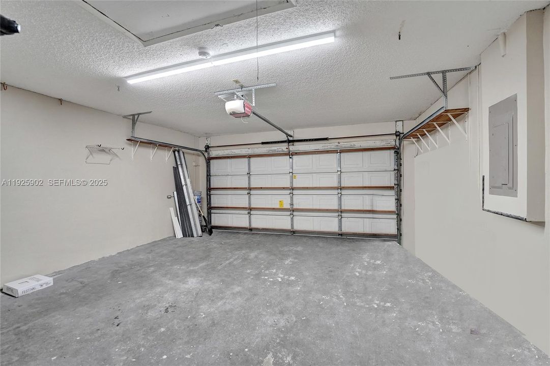 For Rent: $3,950 (2 beds, 2 baths, 1236 Square Feet)