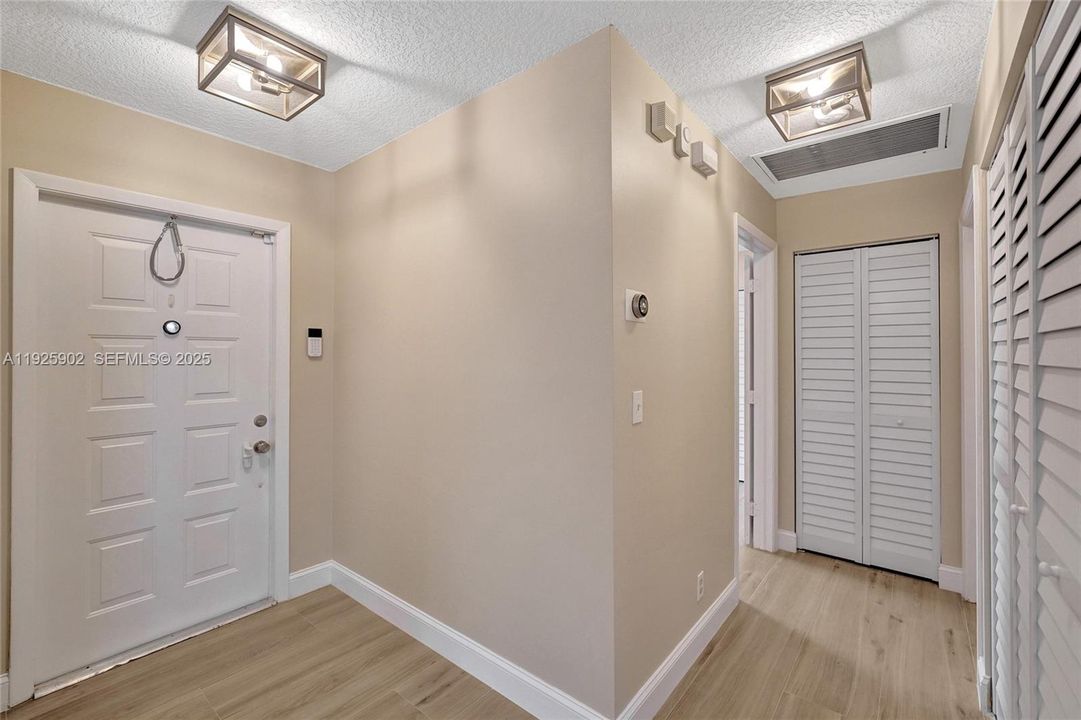 For Rent: $3,950 (2 beds, 2 baths, 1236 Square Feet)