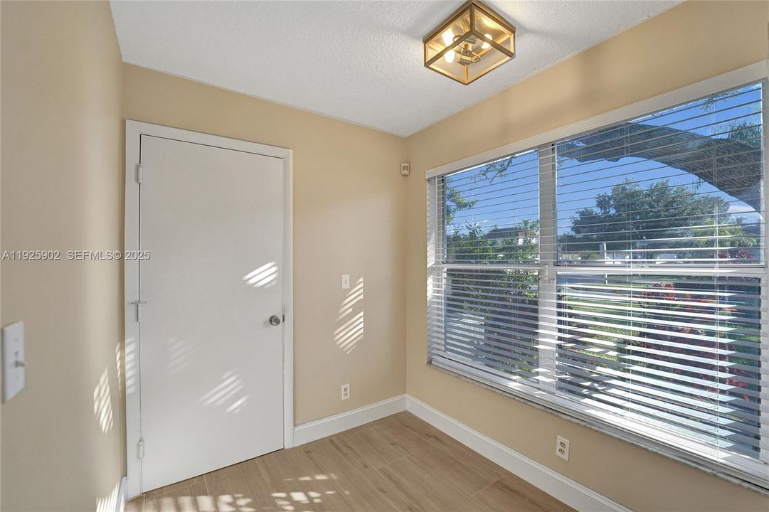 For Rent: $3,950 (2 beds, 2 baths, 1236 Square Feet)