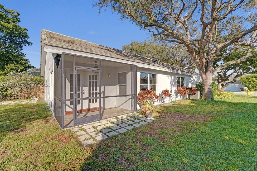 For Rent: $3,950 (2 beds, 2 baths, 1236 Square Feet)