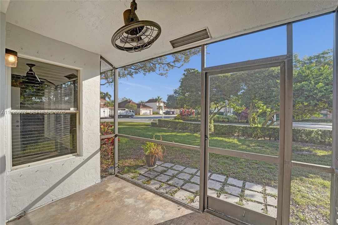 For Rent: $3,950 (2 beds, 2 baths, 1236 Square Feet)