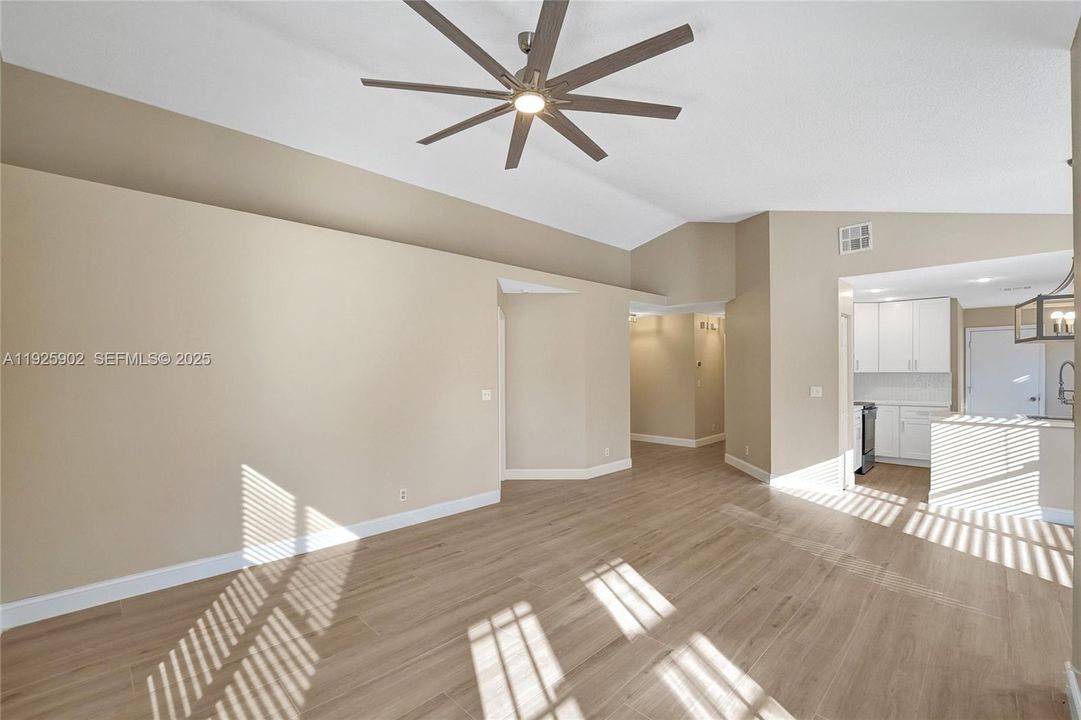 For Rent: $3,950 (2 beds, 2 baths, 1236 Square Feet)