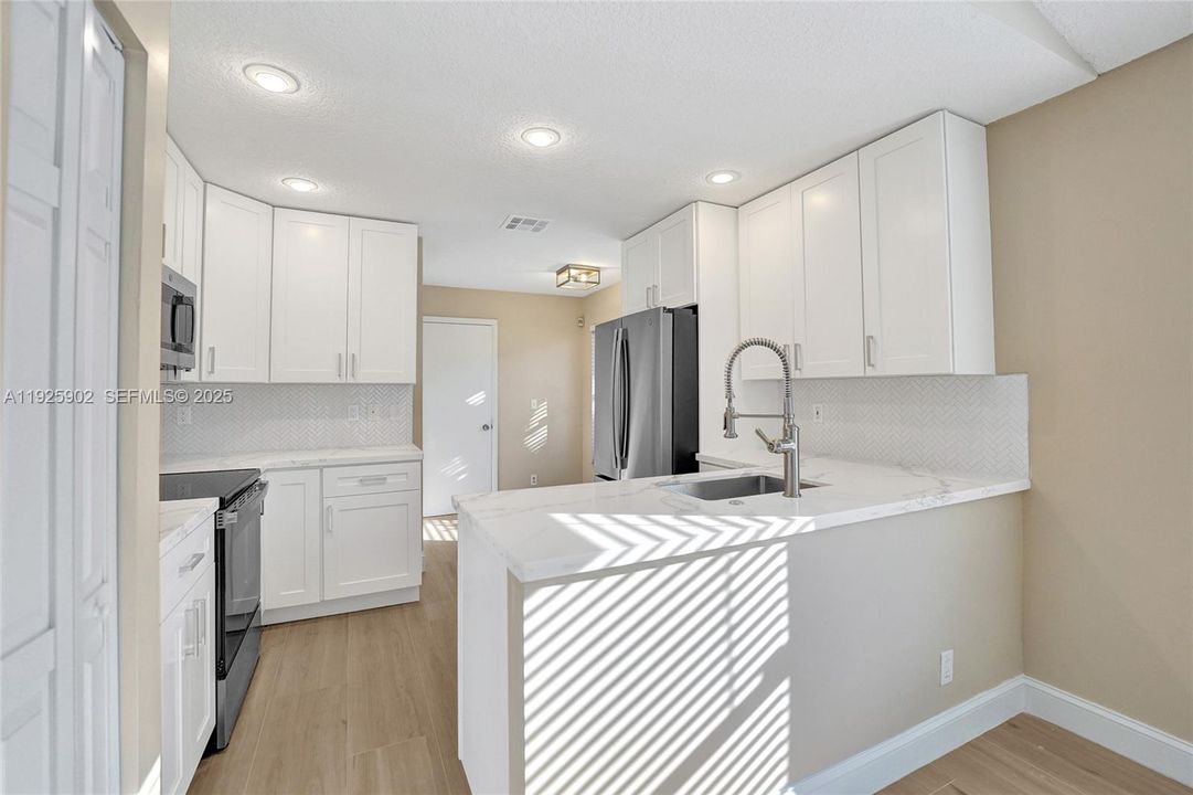 For Rent: $3,950 (2 beds, 2 baths, 1236 Square Feet)