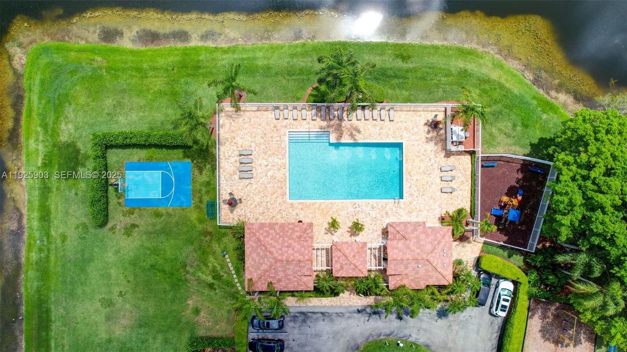 В аренду: $3,300 (2 спален, 2 ванн, 1225 Квадратных фут)