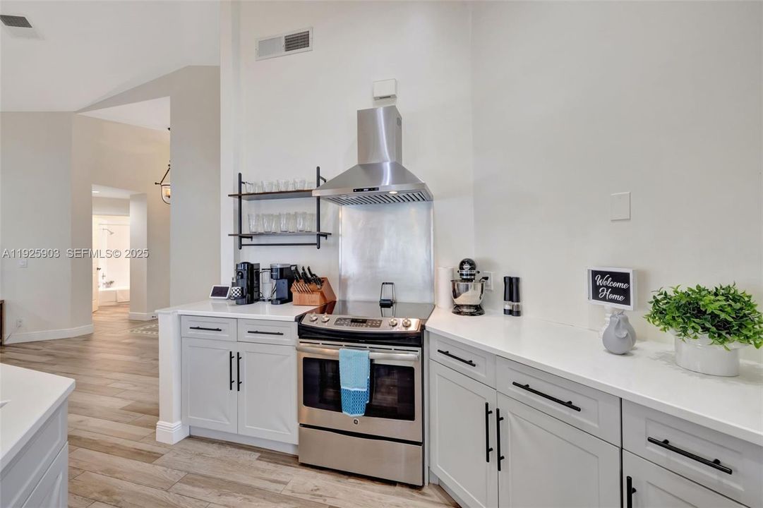 В аренду: $3,300 (2 спален, 2 ванн, 1225 Квадратных фут)