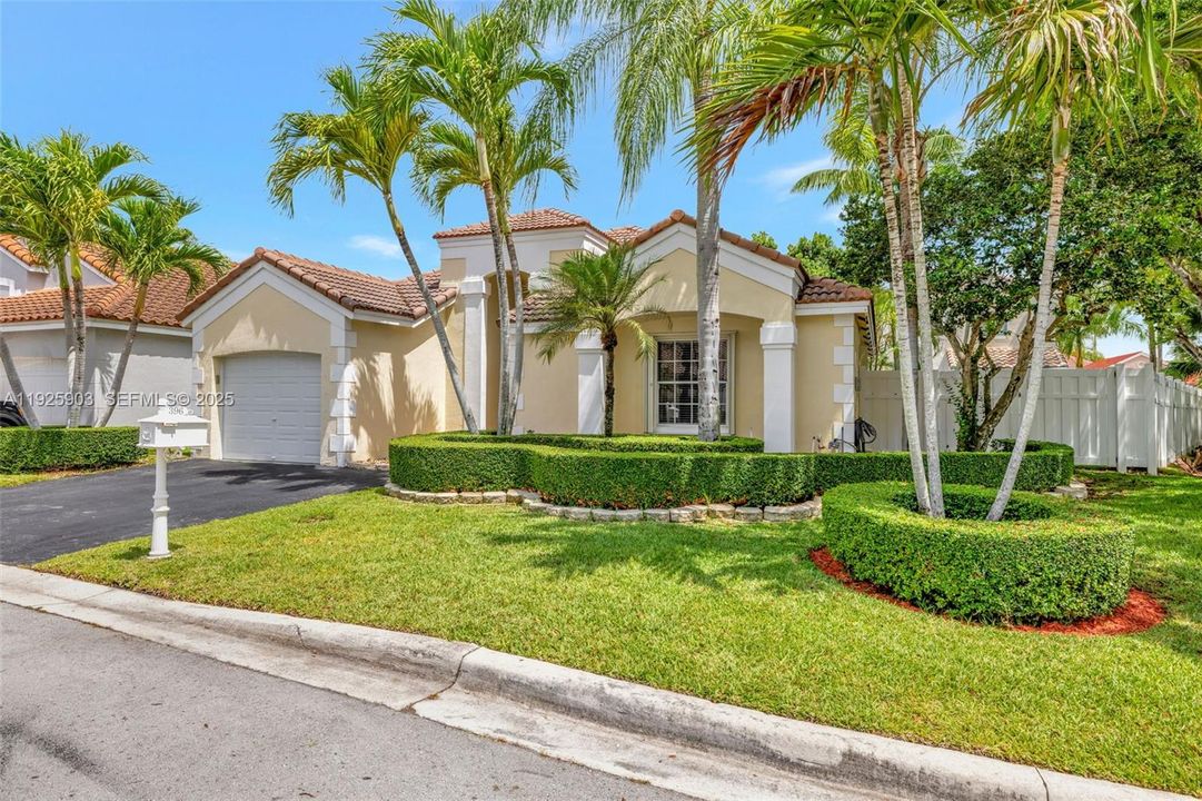 В аренду: $3,300 (2 спален, 2 ванн, 1225 Квадратных фут)