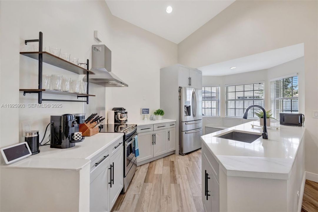 В аренду: $3,300 (2 спален, 2 ванн, 1225 Квадратных фут)