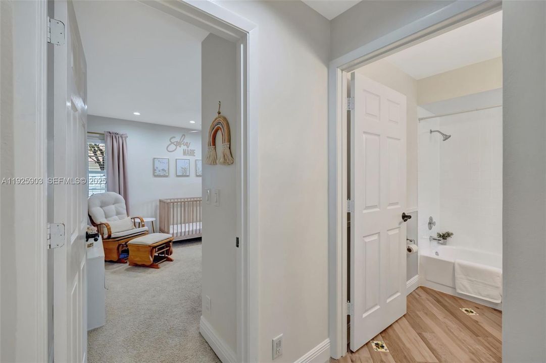 В аренду: $3,300 (2 спален, 2 ванн, 1225 Квадратных фут)