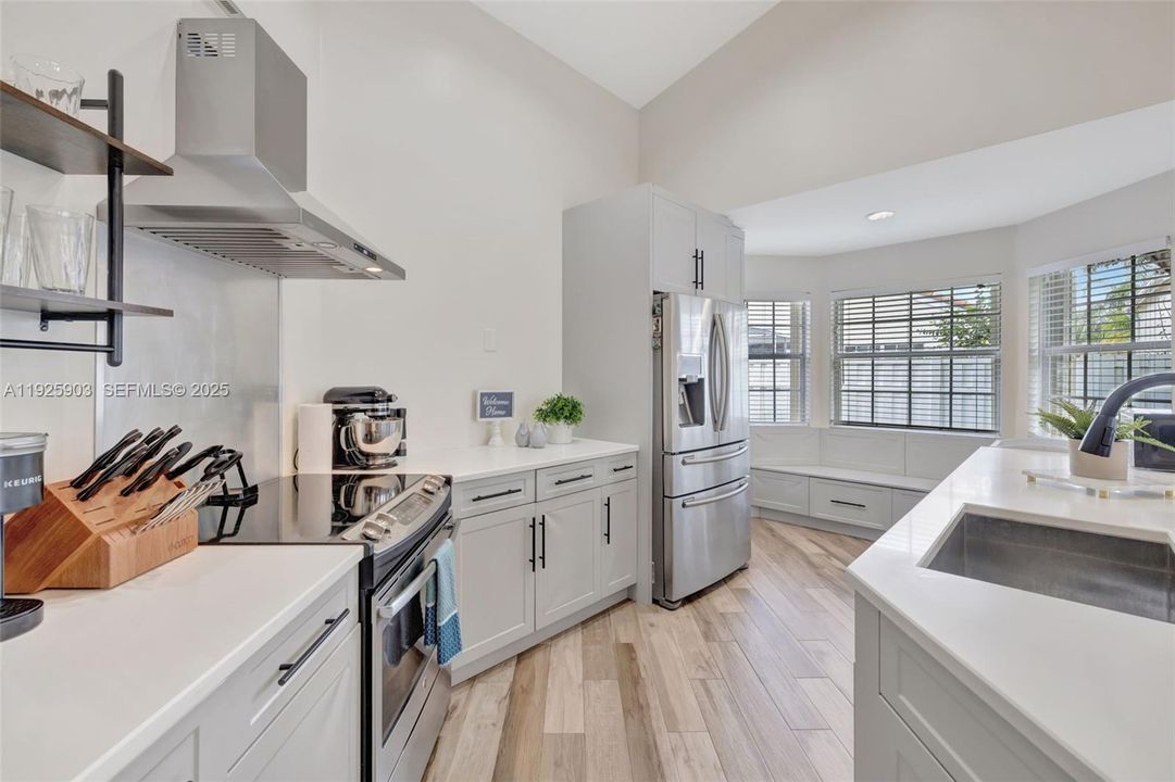 В аренду: $3,300 (2 спален, 2 ванн, 1225 Квадратных фут)