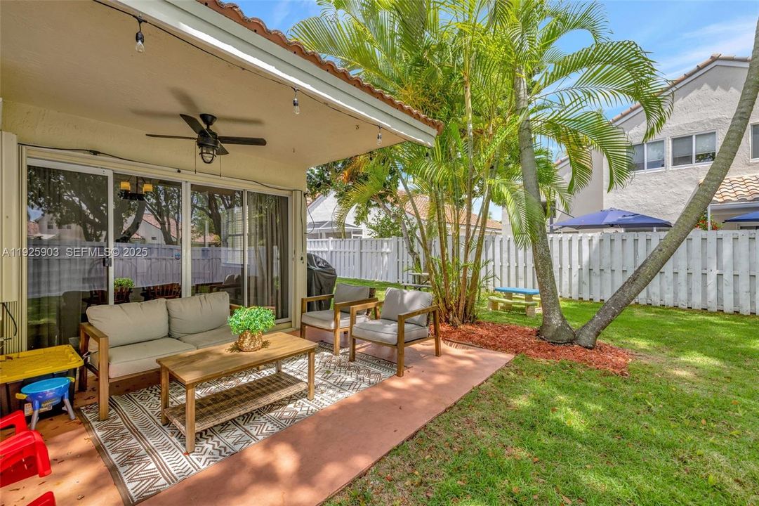 В аренду: $3,300 (2 спален, 2 ванн, 1225 Квадратных фут)