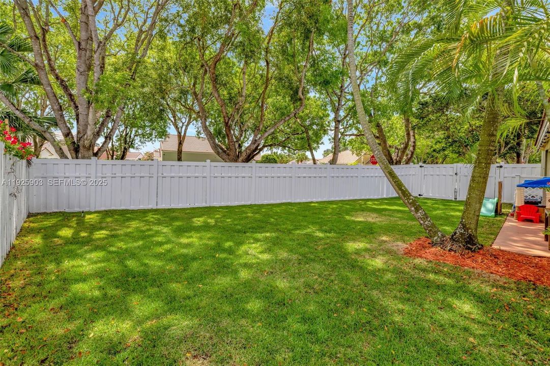 В аренду: $3,300 (2 спален, 2 ванн, 1225 Квадратных фут)