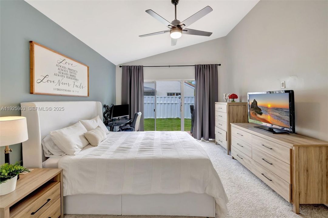 В аренду: $3,300 (2 спален, 2 ванн, 1225 Квадратных фут)