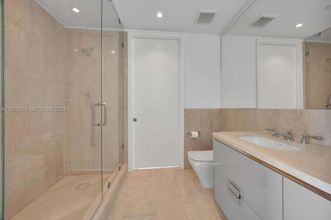 For Sale: $6,285,000 (4 beds, 4 baths, 3080 Square Feet)