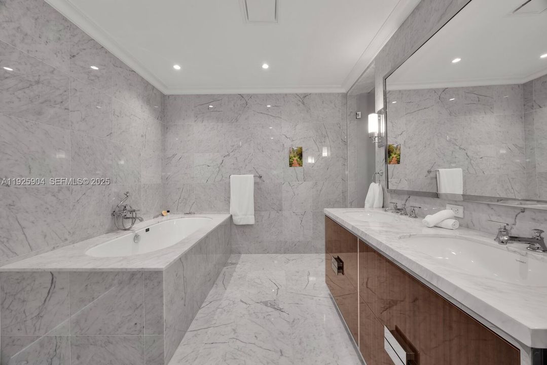 For Sale: $6,285,000 (4 beds, 4 baths, 3080 Square Feet)