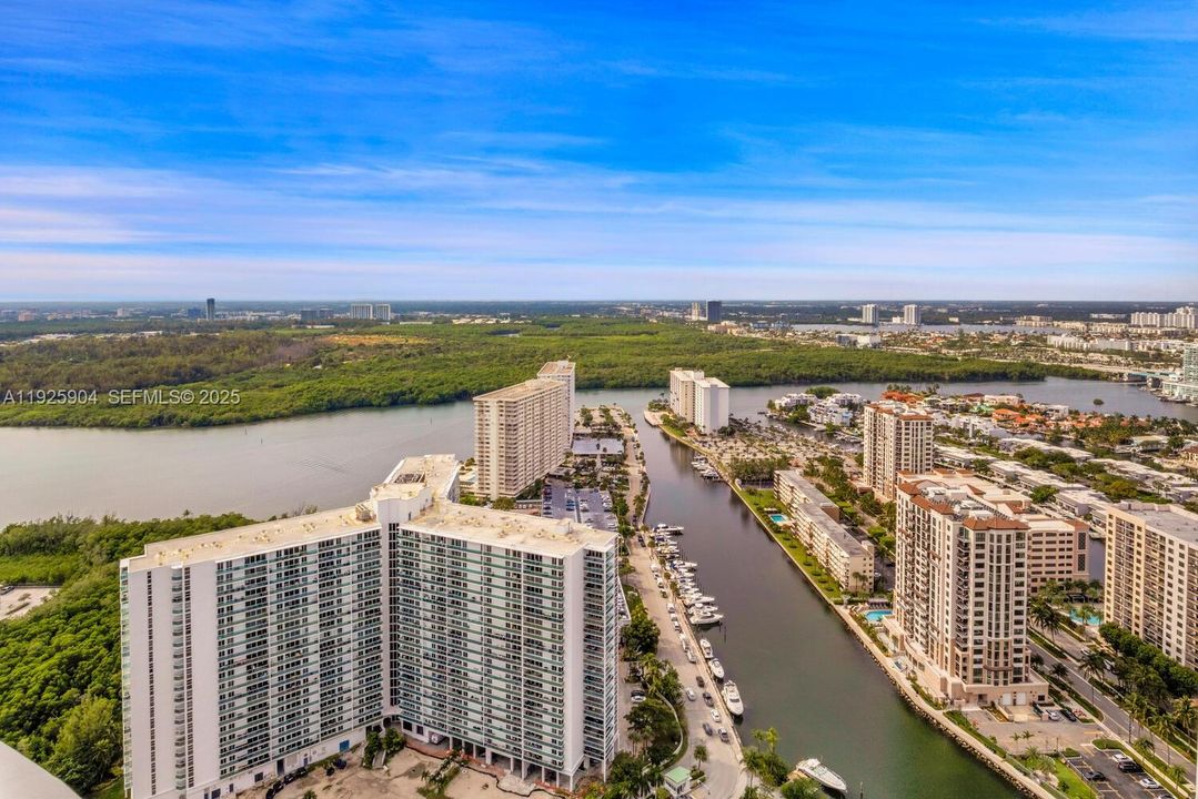 For Sale: $6,285,000 (4 beds, 4 baths, 3080 Square Feet)