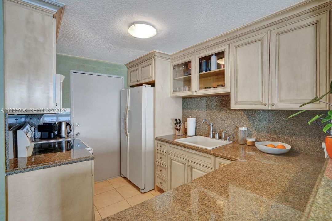 En Venta: $799,000 (2 camas, 2 baños, 1234 Pies cuadrados)