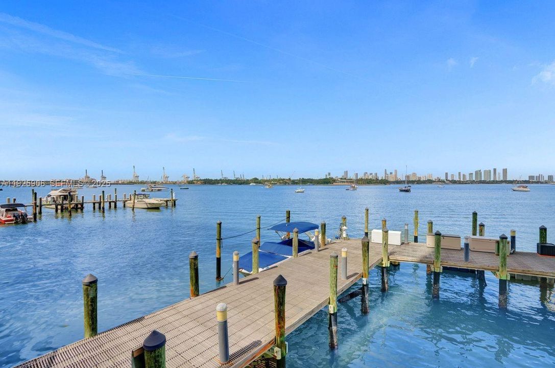 En Venta: $799,000 (2 camas, 2 baños, 1234 Pies cuadrados)