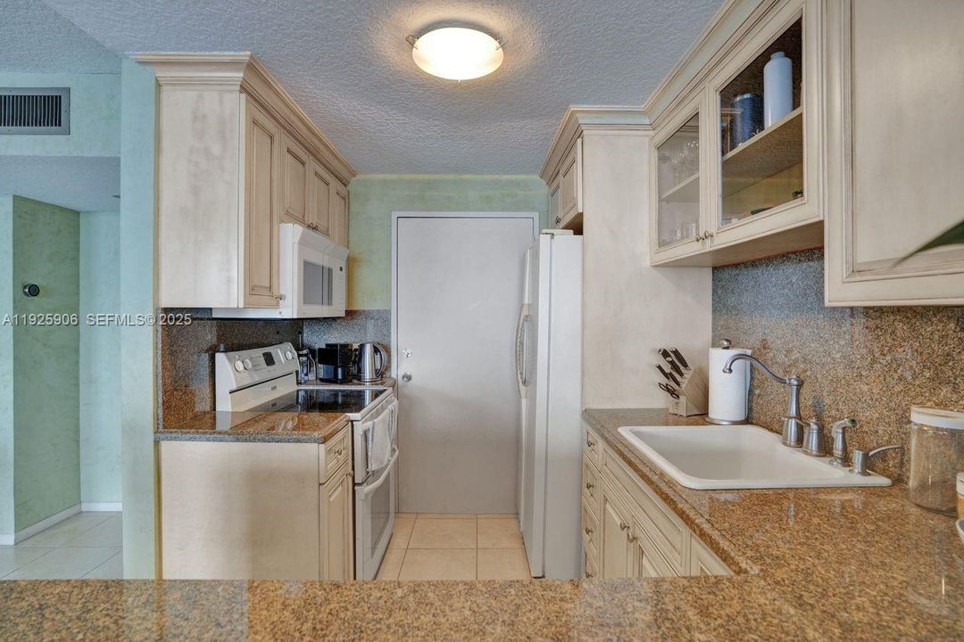 En Venta: $799,000 (2 camas, 2 baños, 1234 Pies cuadrados)