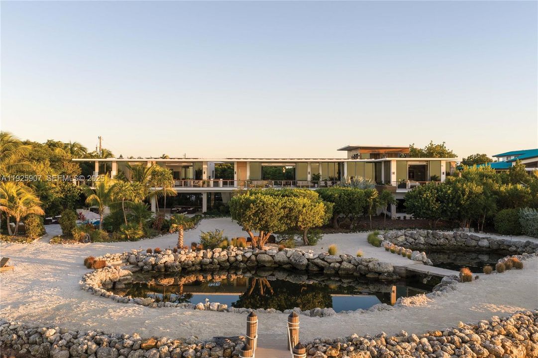 For Sale: $33,500,000 (10 beds, 10 baths, 7934 Square Feet)