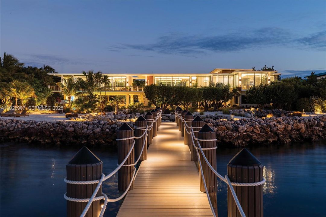 На продажу: $33,500,000 (10 спален, 11 ванн, 8648 Квадратных фут)