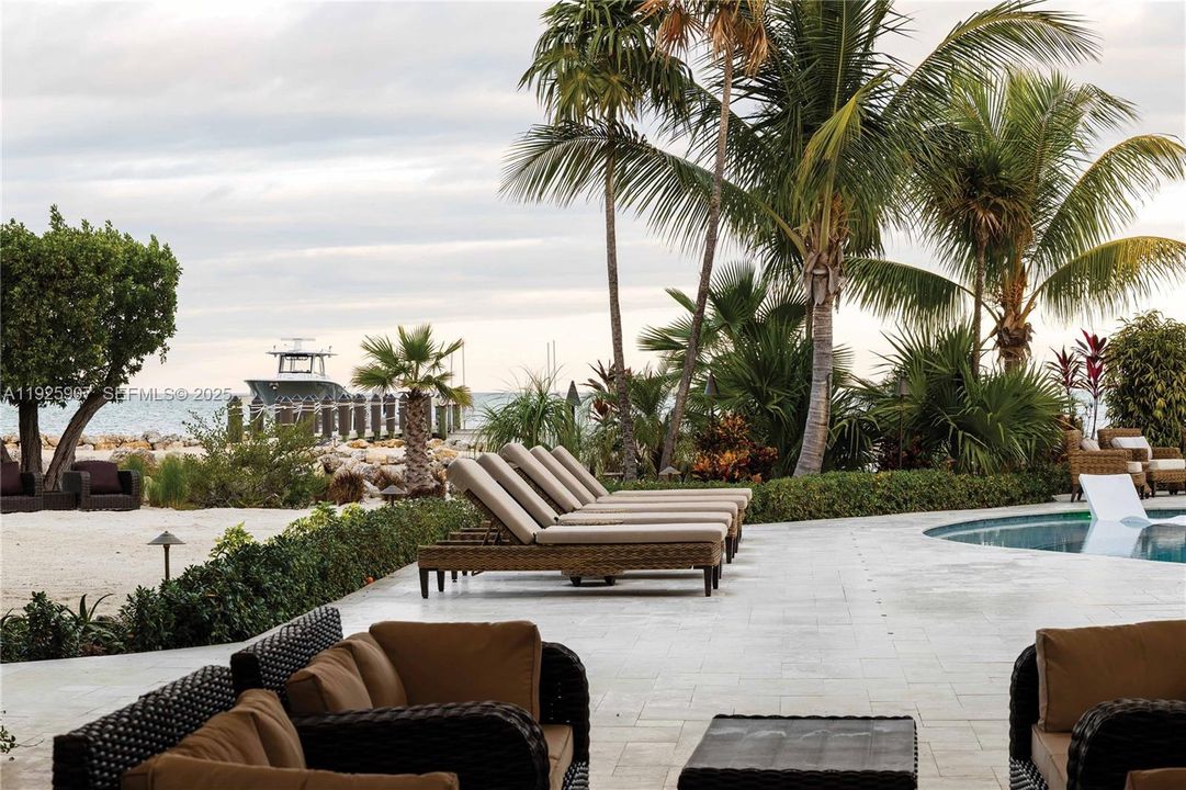 На продажу: $33,500,000 (10 спален, 11 ванн, 8648 Квадратных фут)