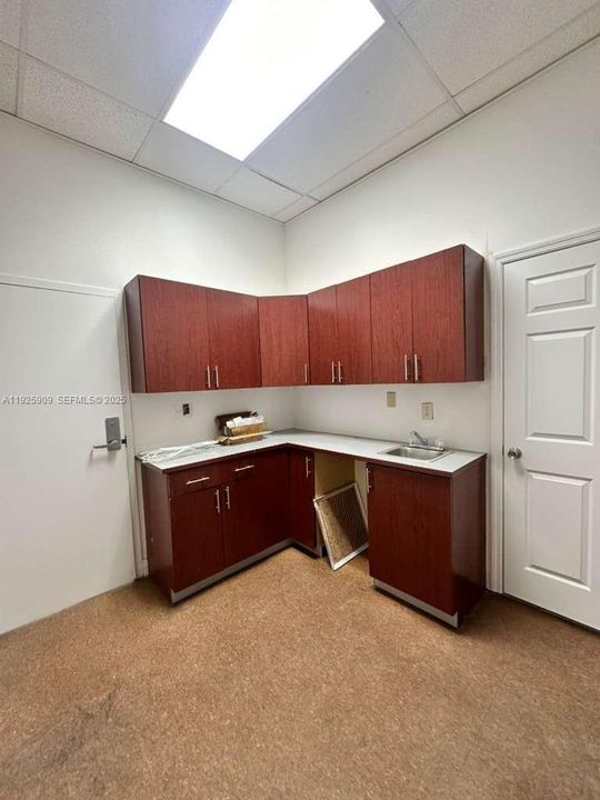 出租: $3,000 (0 贝兹, 0 浴室, 0 平方英尺)