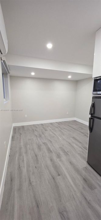 For Rent: $1,550 (1 beds, 1 baths, 250 Square Feet)