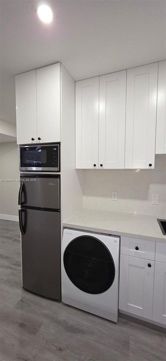 For Rent: $1,550 (1 beds, 1 baths, 250 Square Feet)