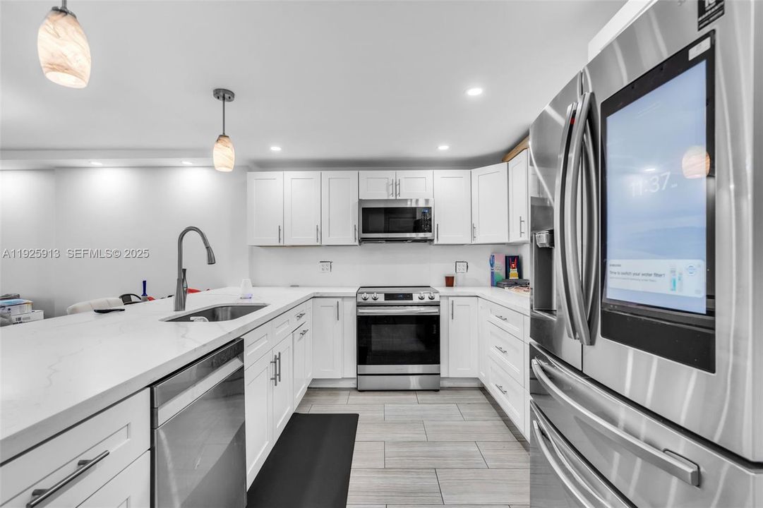 For Sale: $240,000 (2 beds, 2 baths, 1190 Square Feet)