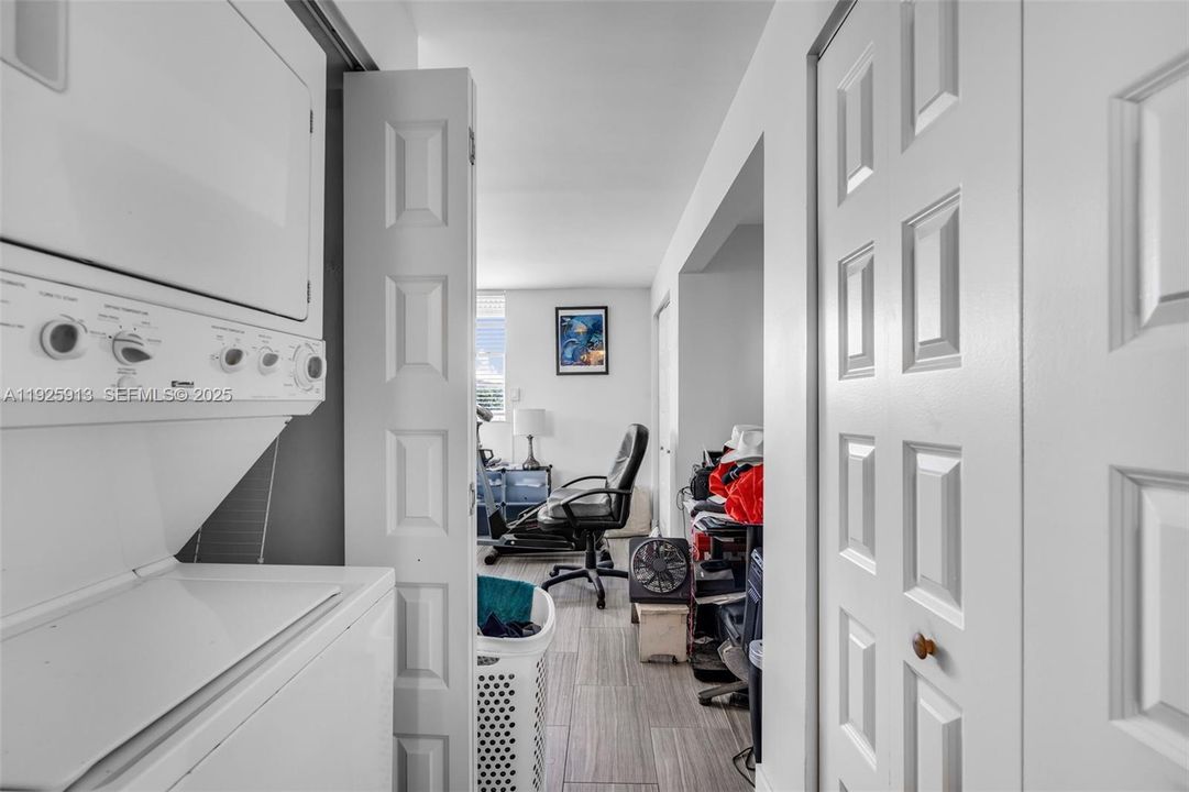 For Sale: $240,000 (2 beds, 2 baths, 1190 Square Feet)