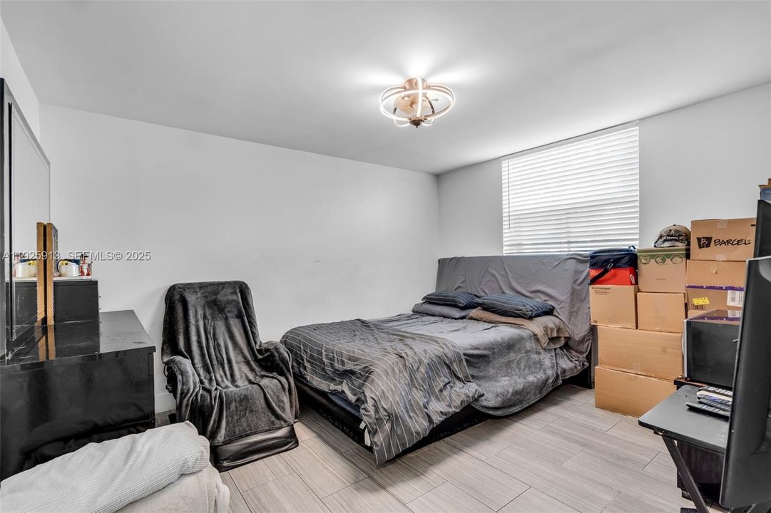 For Sale: $240,000 (2 beds, 2 baths, 1190 Square Feet)