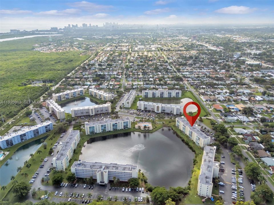 For Sale: $240,000 (2 beds, 2 baths, 1190 Square Feet)