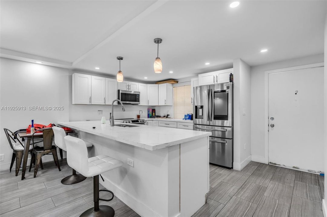 For Sale: $240,000 (2 beds, 2 baths, 1190 Square Feet)