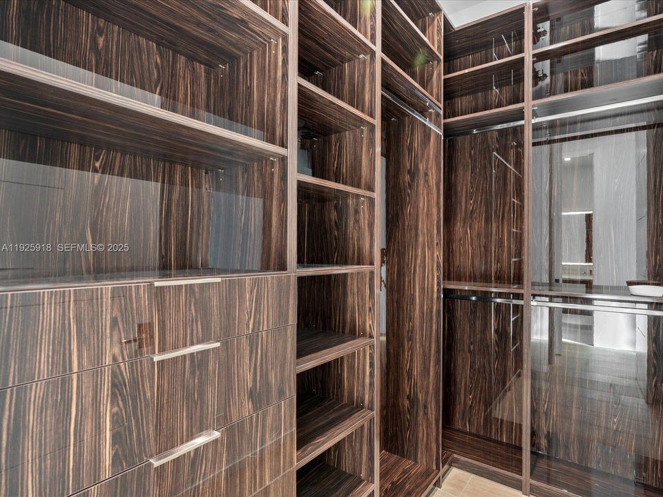 En Venta: $7,499,000 (5 camas, 5 baños, 6026 Pies cuadrados)