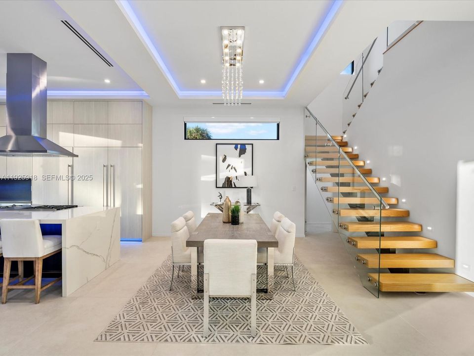 En Venta: $7,499,000 (5 camas, 5 baños, 6026 Pies cuadrados)