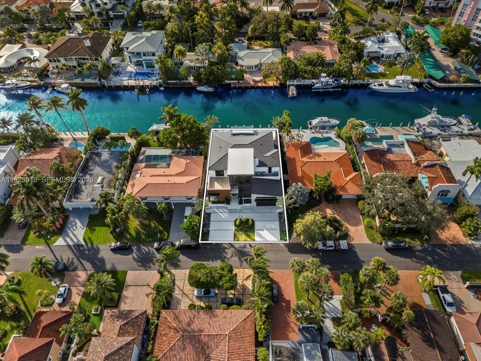 En Venta: $7,499,000 (5 camas, 5 baños, 6026 Pies cuadrados)