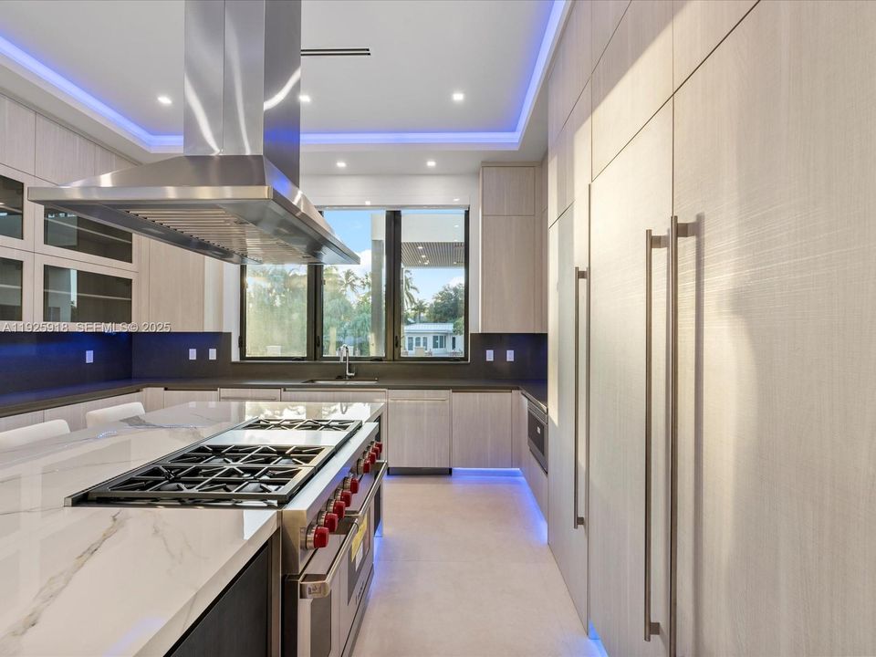 En Venta: $7,499,000 (5 camas, 5 baños, 6026 Pies cuadrados)