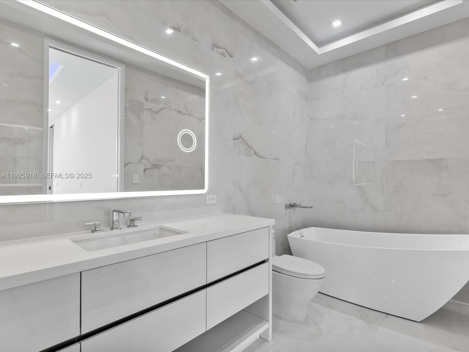 En Venta: $7,499,000 (5 camas, 5 baños, 6026 Pies cuadrados)