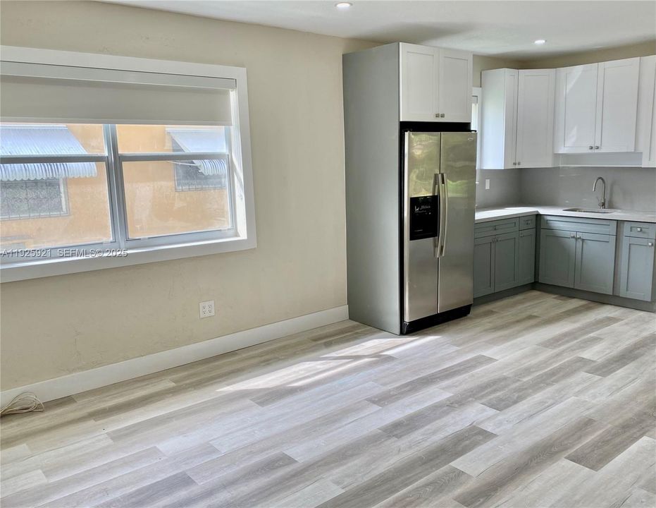 出租: $1,900 (1 贝兹, 1 浴室, 750 平方英尺)