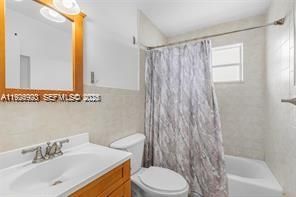 出租: $1,900 (2 贝兹, 2 浴室, 1040 平方英尺)